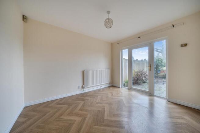 1407370-5-69848c5...