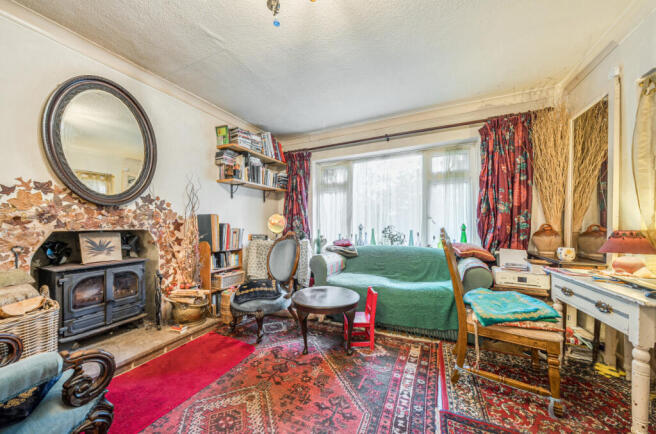 1369684-11-68f8a8...