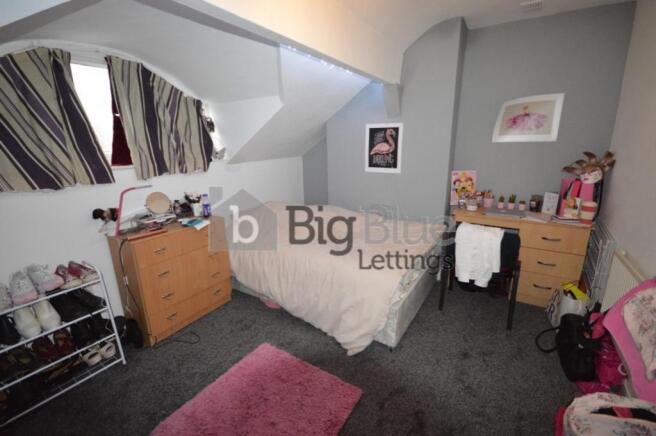 6 bed House Share to rent Image 4