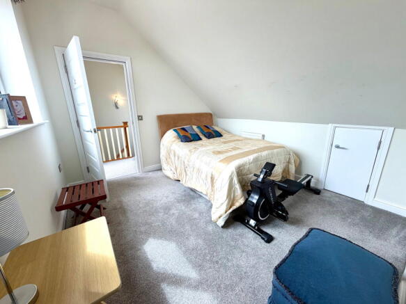 4 bed Town House for sale Image 10