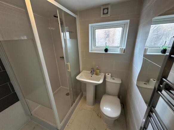3 bed Terraced for sale Image 12