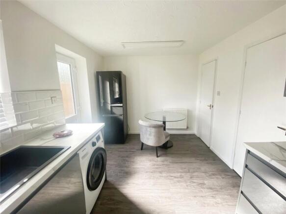 Kitchen/Dining Area