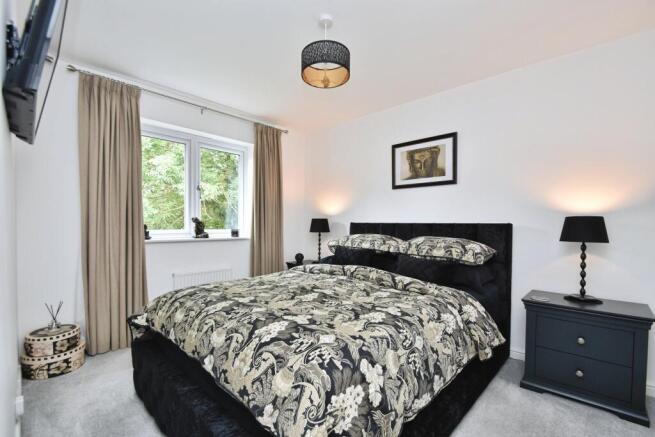 4 bed Detached for sale Image 10