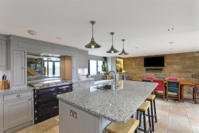 3 bed Detached for sale Image 11