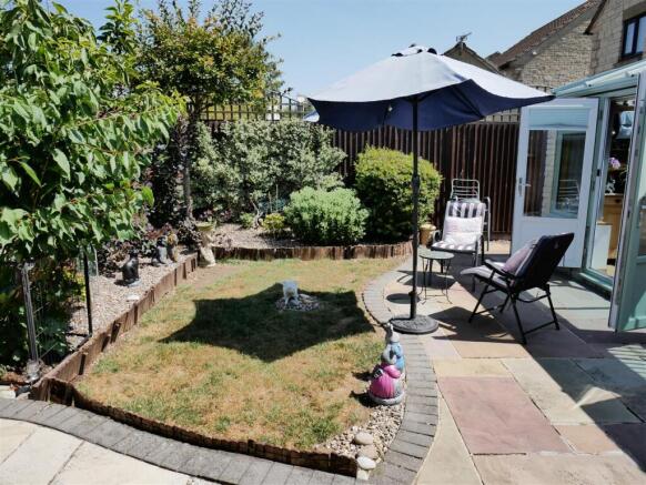CENTRAL GARDEN AREA