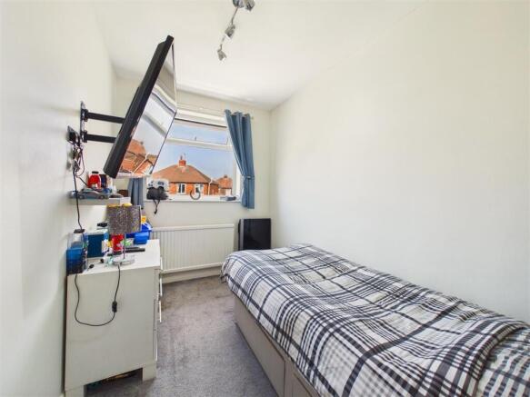 4 bed Semi-Detached for sale Image 11