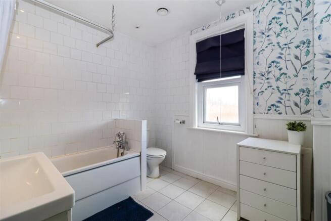 3 bed Terraced for sale Image 11