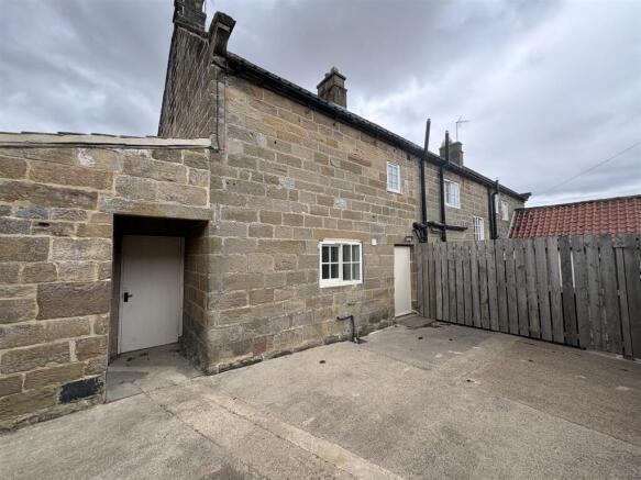 1 bed Semi-Detached to rent Image 10