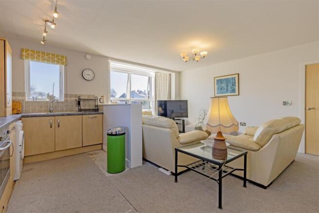 2 bed Apartment for sale Image 7