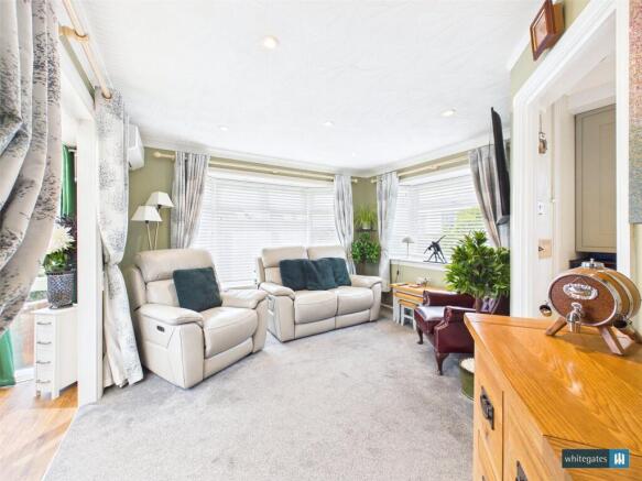 2 bed Retirement Property for sale Image 8