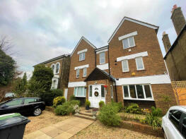 Flat 3, 4, Cambridge Drive, London SE12 8AJ