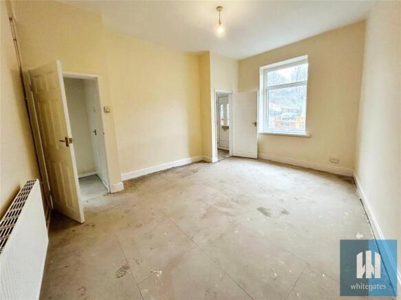 2 bed Terraced to rent Image 6