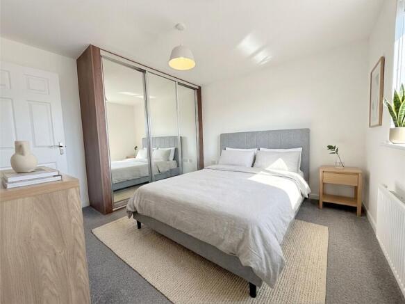 5 bed Detached for sale Image 4