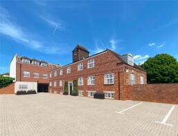 Flat 7, The Courtyard, West Street, Farnham GU9 7WQ