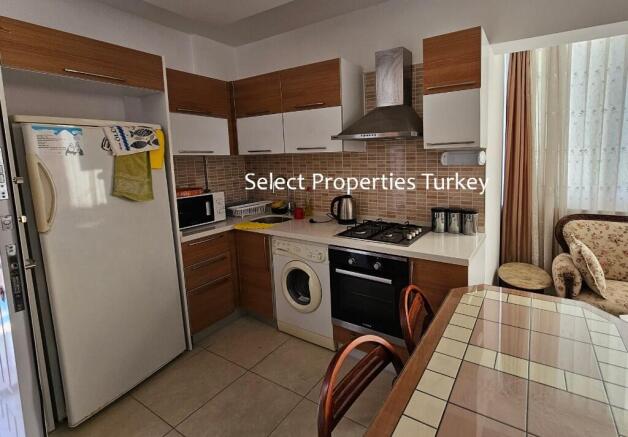 Fully fitted kitchen