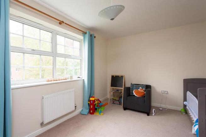 3 bed Terraced to rent Image 5