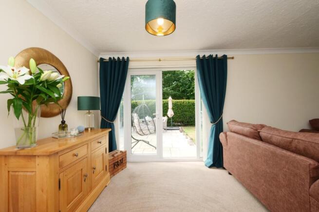 4 bed Bungalow for sale Image 6