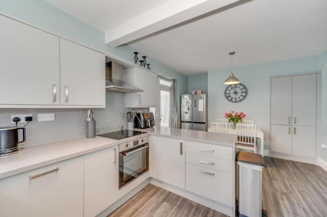 KITCHEN/DINER AND LOUNGE