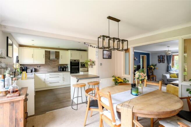 4 bed Detached for sale Image 7