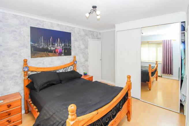 3 bed Semi-Detached for sale Image 5