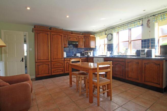 Kitchen photo 2