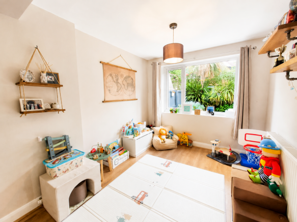 3 bed Semi-Detached for sale Image 7