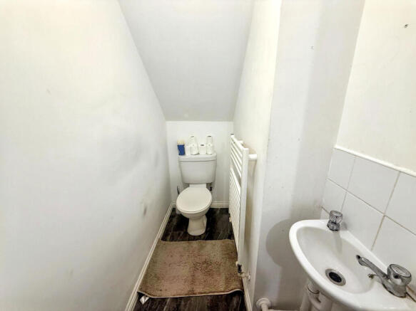 2 bed End of Terrace to rent Image 4