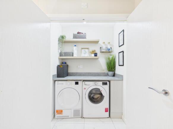 3 bed Semi-Detached for sale Image 6