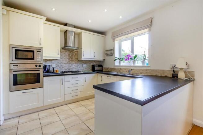 8515056-interior11.jpg