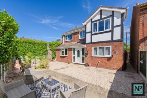 East House Drive, Hurley, CV9