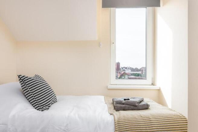 2 bed Flat for sale Image 7