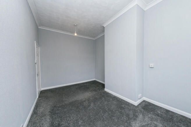 2 bed End of Terrace to rent Image 12