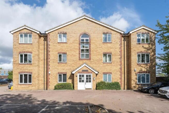 Winchester Court, E17