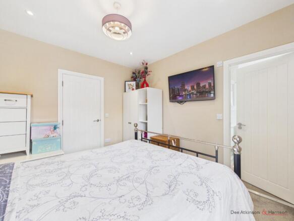 3 bed Semi-Detached for sale Image 10