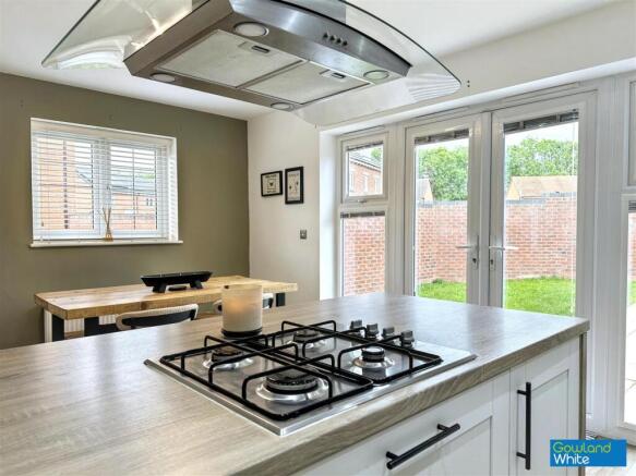 3 bed Detached for sale Image 4