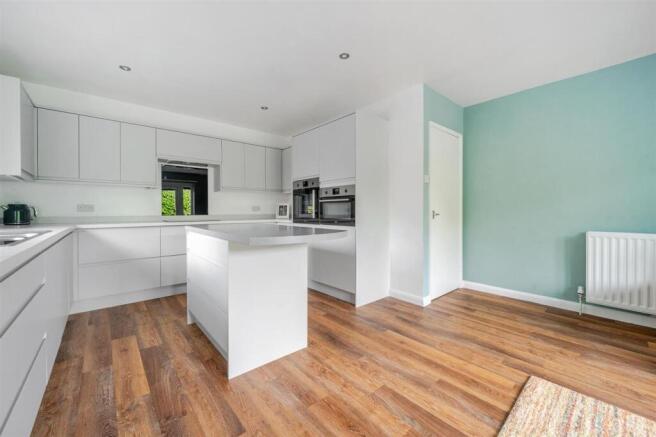 LIVING KITCHEN