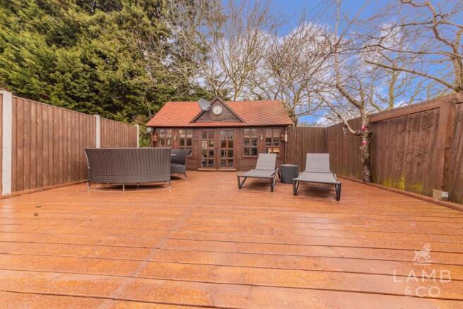 Frinton-Road-Frinton-on-Sea-semi-detached-house-IM