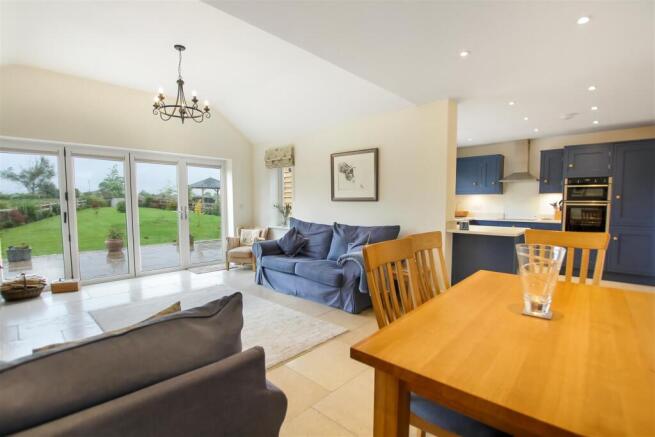 3 bed Detached for sale Image 6
