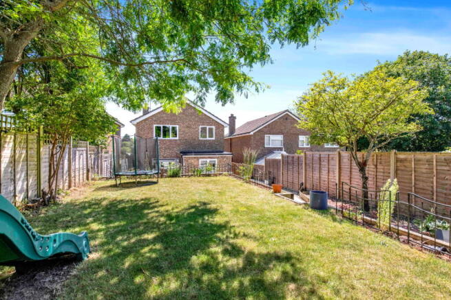 Brandon Close, Alton, GU34 2BD photo 4