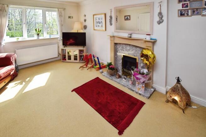3 bed Semi-Detached for sale Image 3