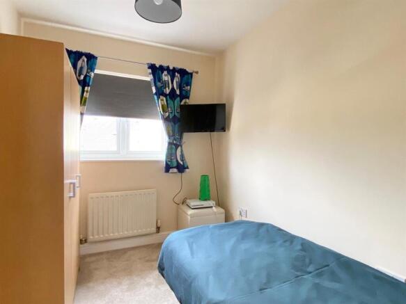 4 bed Town House to rent Image 6