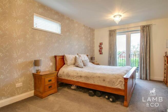 MASTER BEDROOM: