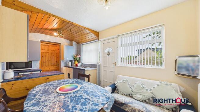 2 bed End of Terrace to rent Image 8