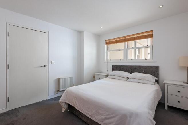 2 bed Flat for sale Image 10