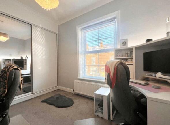 3 bed Terraced for sale Image 10