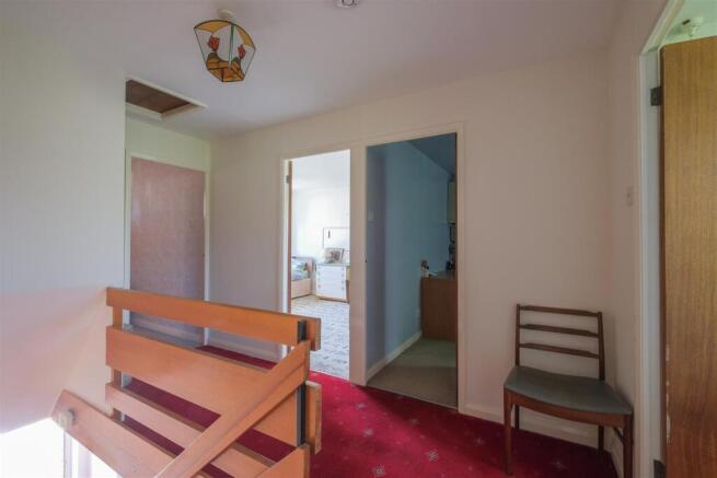 4 bed Detached for sale Image 9