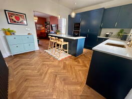 Flat B, 104, Dodworth Road, Barnsley S70 6HL