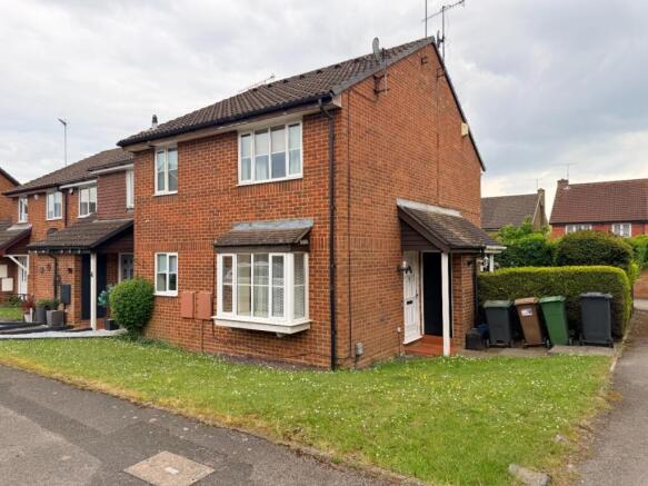1-bed terraced on Farrow Close, Luton, £190,000