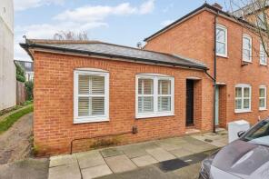 2a, Trewince Road, London SW20 8RD