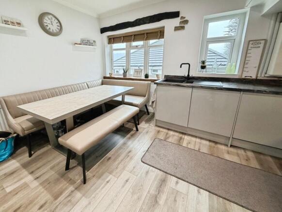 2 bed Bungalow for sale Image 8